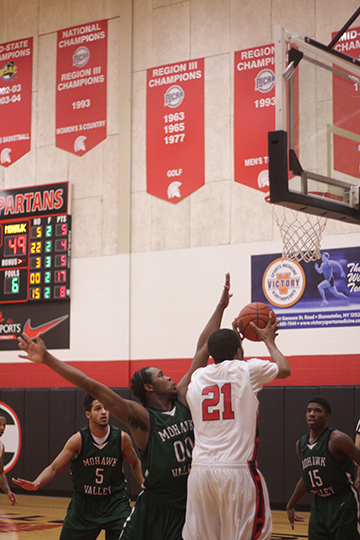 North Country Outlasts Cayuga
