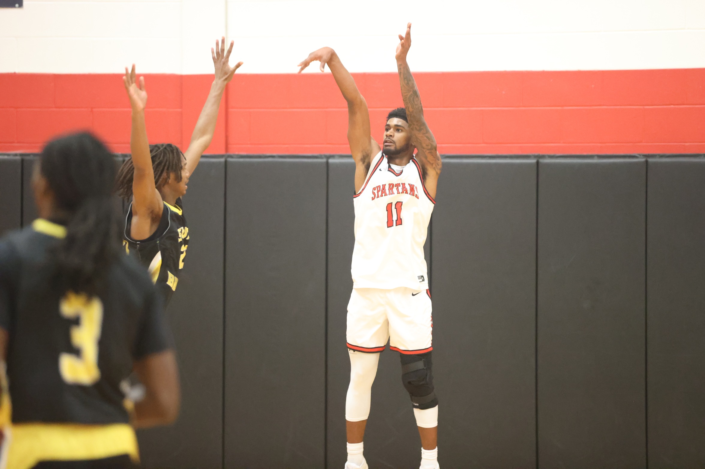 Jai Clayton had 30 points in an overtime loss to HVCC.